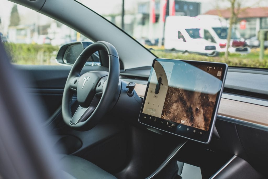 Qu'est-ce qui fait une Tesla? Rêves électriques et minéraux rares 4 Une image de Tesla, Entreprise, Qu'est-ce qui fait une Tesla ? Rêves électriques et minéraux rares
